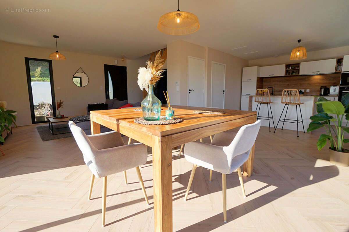 Maison à AUBERGENVILLE