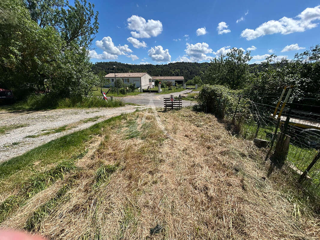 Terrain à VILLEFLOURE