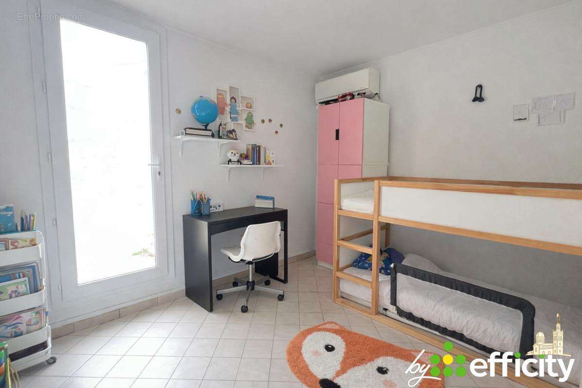 Appartement à MARSEILLE-4E