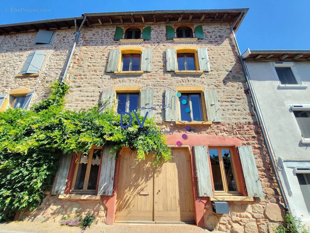 Maison à SAINT-JUST-D'AVRAY