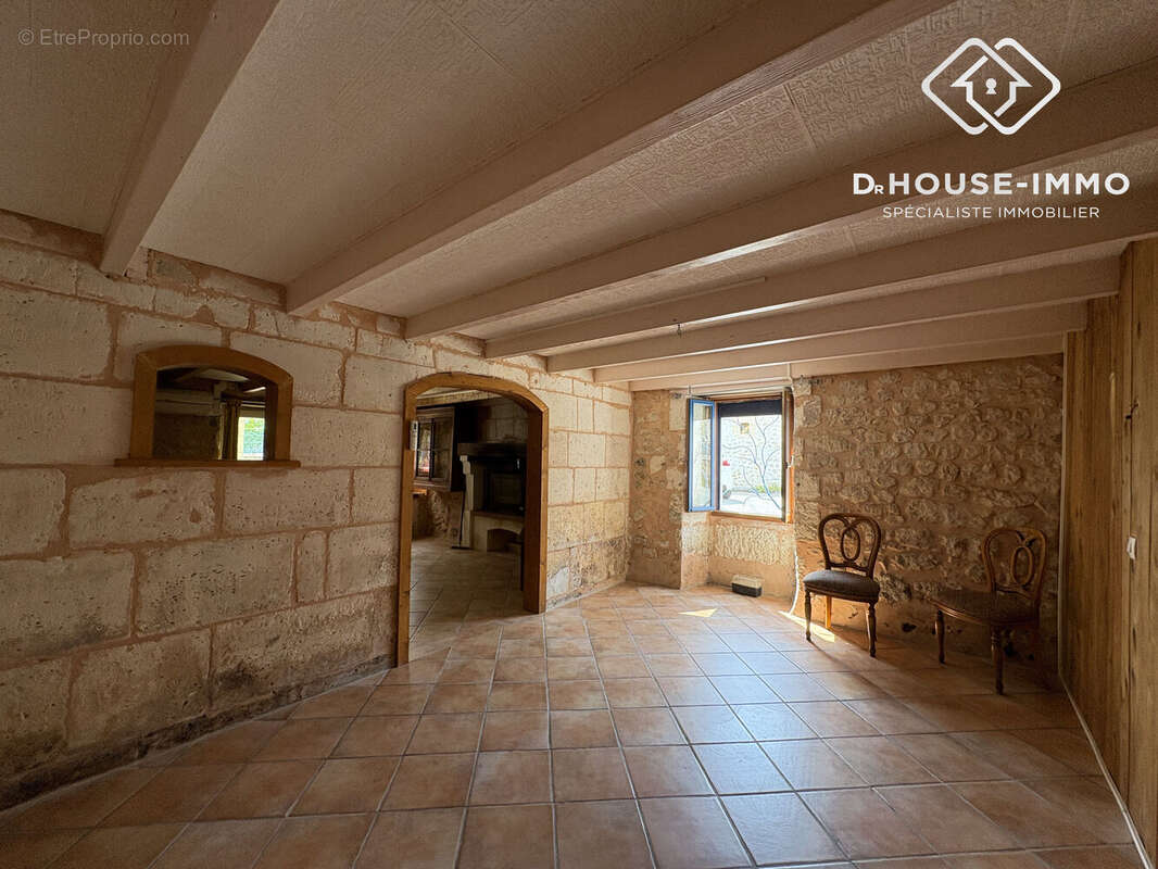 Maison à LEGUILLAC-DE-CERCLES