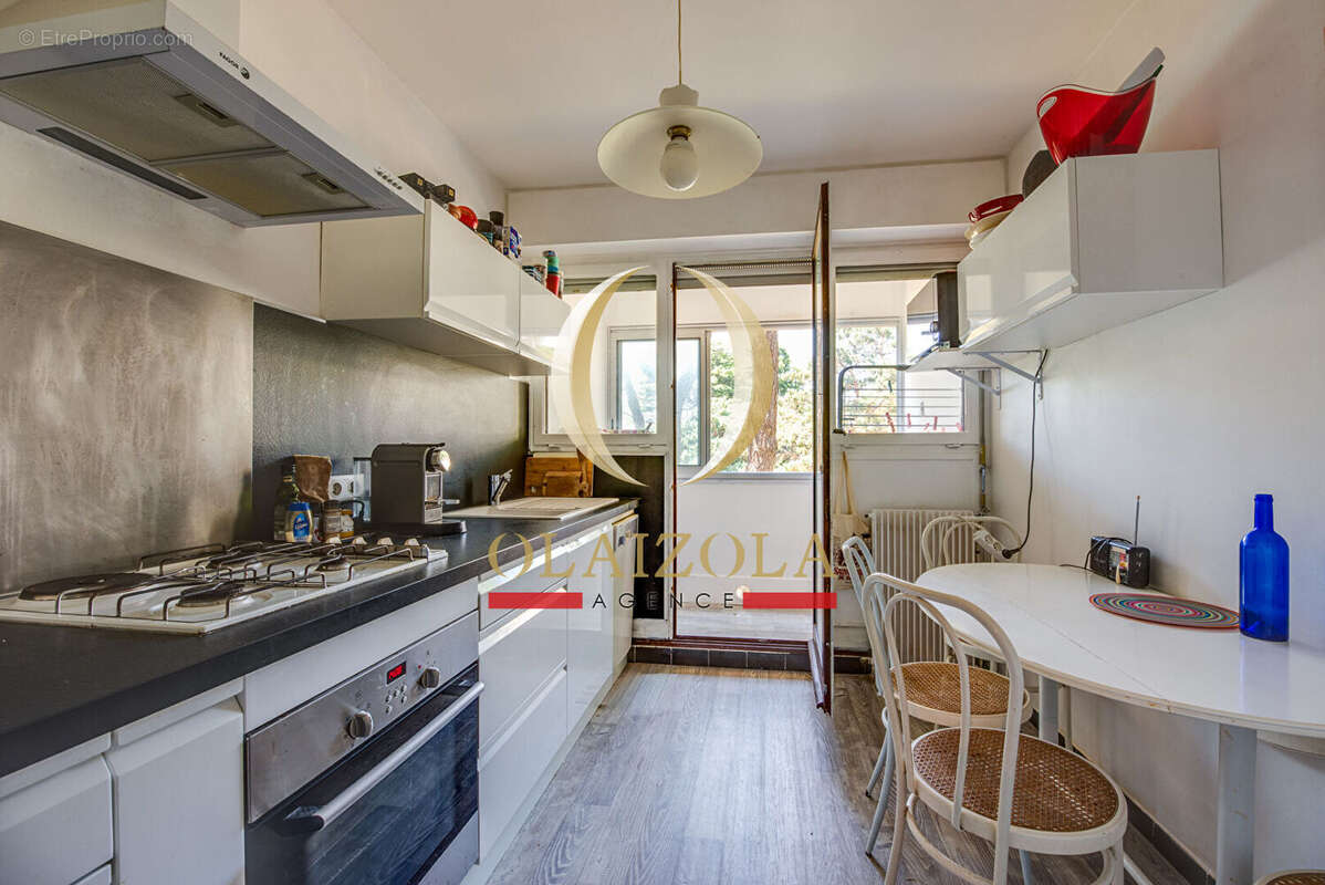 ANGLET - Appartement T2 avec terrasse, cave et piscine à proximité des plages. - photo 3
