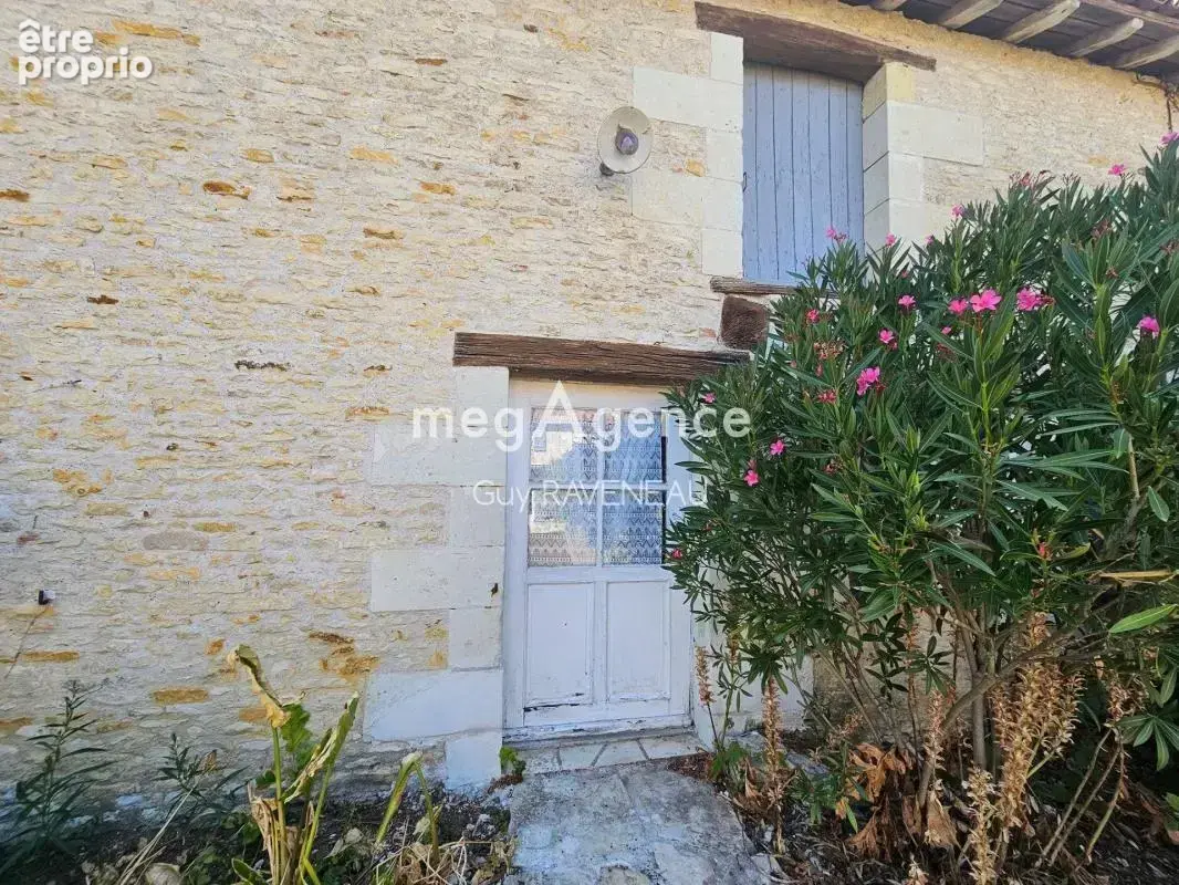 Aux portes de Loudun – Élégante longère de caractère, entièrement rénovée, avec dépendances, verger et potentiel de gîte - photo 17