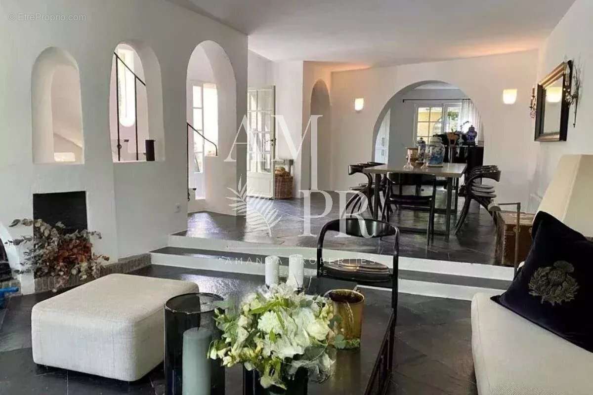 Maison à MOUANS-SARTOUX