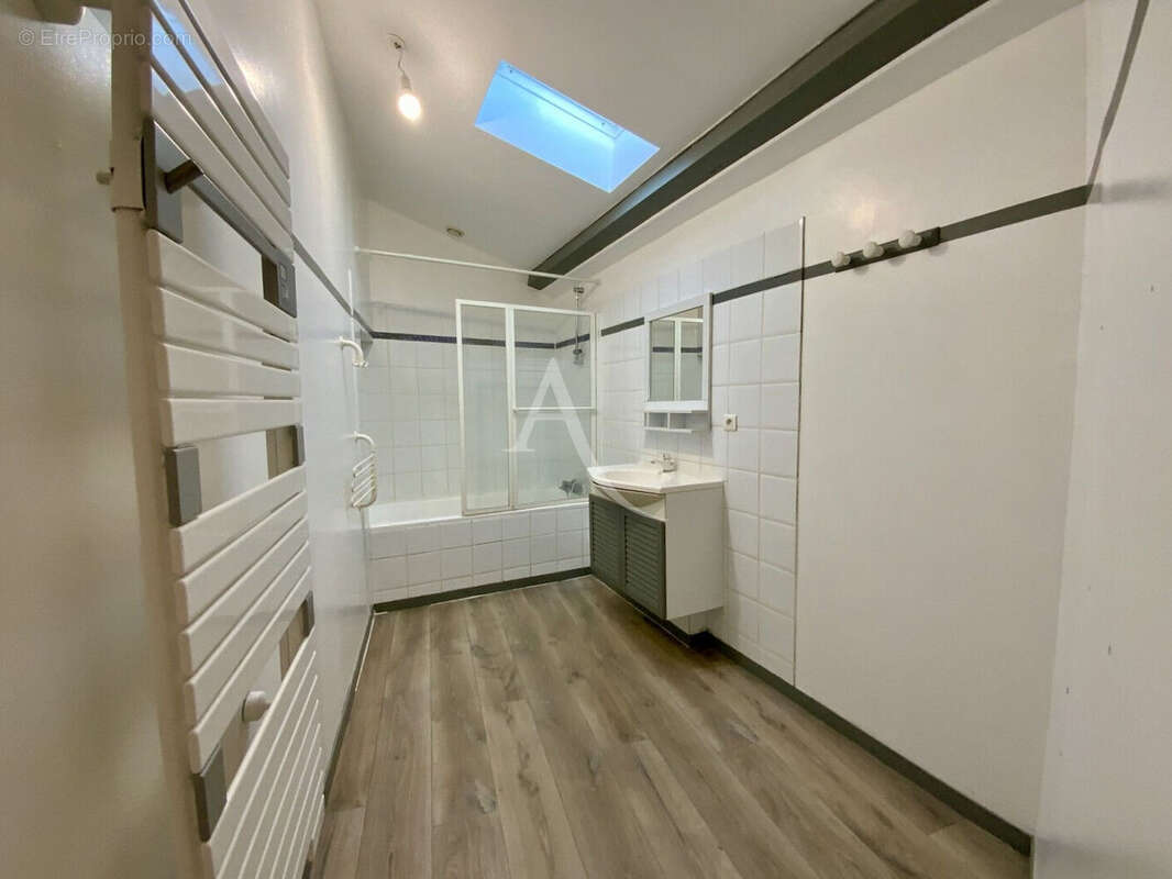 Maison à SALLES-D&#039;ANGLES