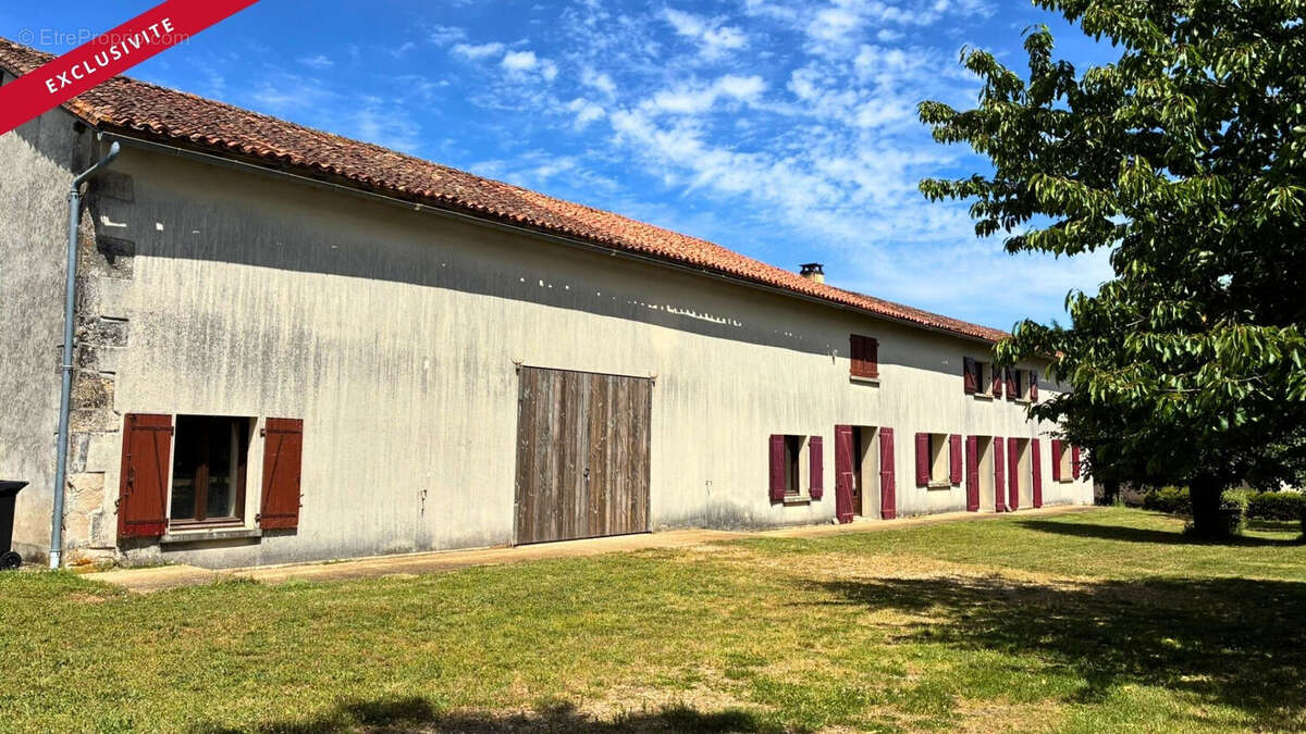 Maison 273m² à lizant - photo 2