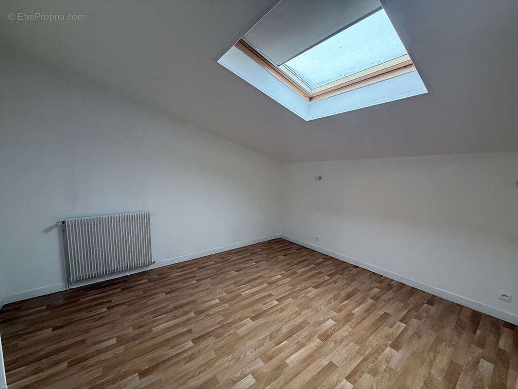 Maison à POURU-SAINT-REMY