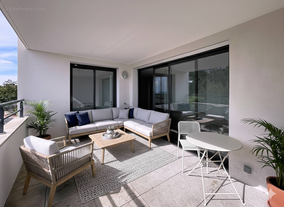 Appartement à VILLENEUVE-LES-AVIGNON