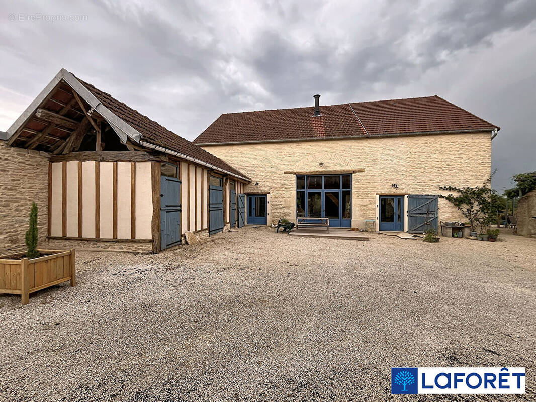 Maison à SAULX-LE-DUC