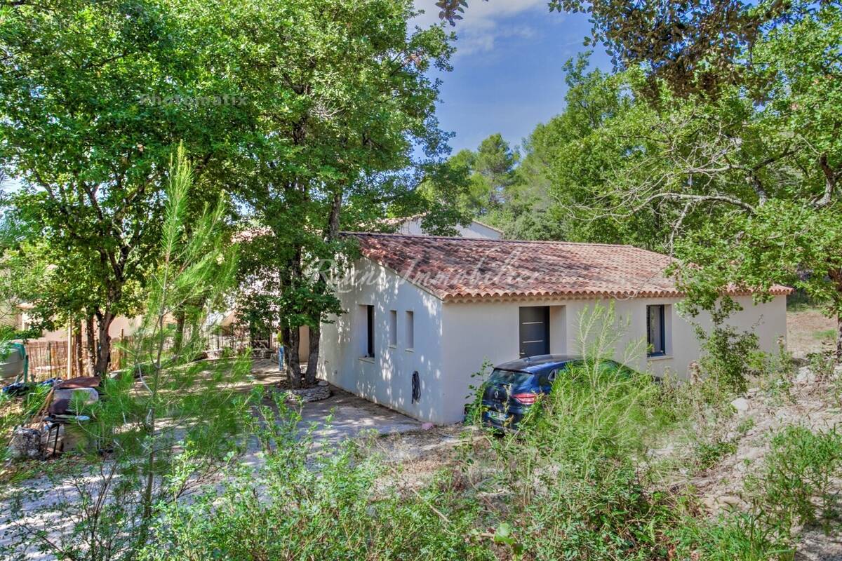Maison à MENERBES
