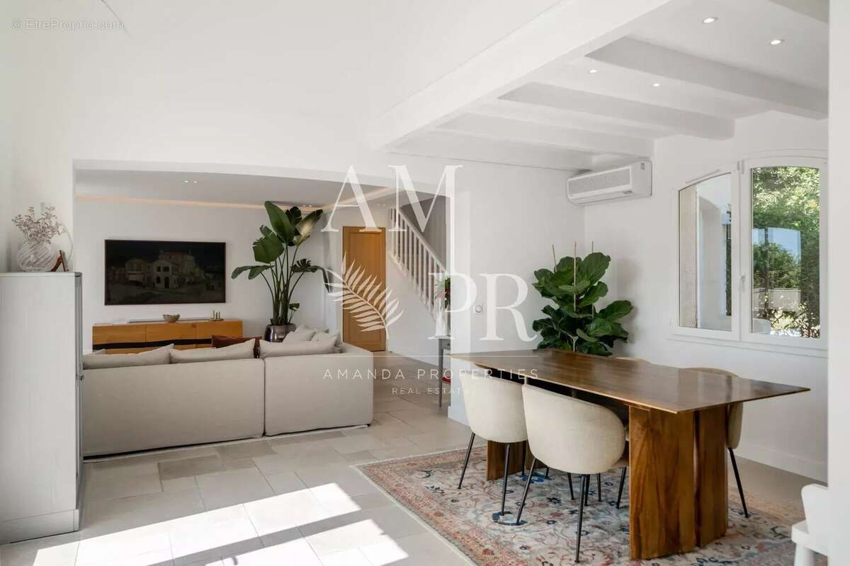 Cannes Californie – Élégance Contemporaine et Vue Mer d’Exception dans un Domaine Privé - photo 11