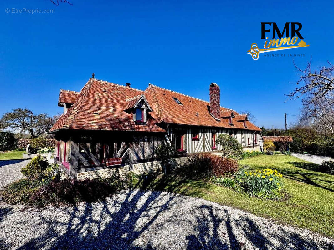 Maison à SAINT-PIERRE-SUR-DIVES