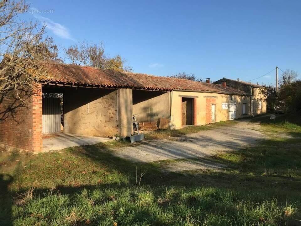 Maison à SALLES-SUR-L'HERS