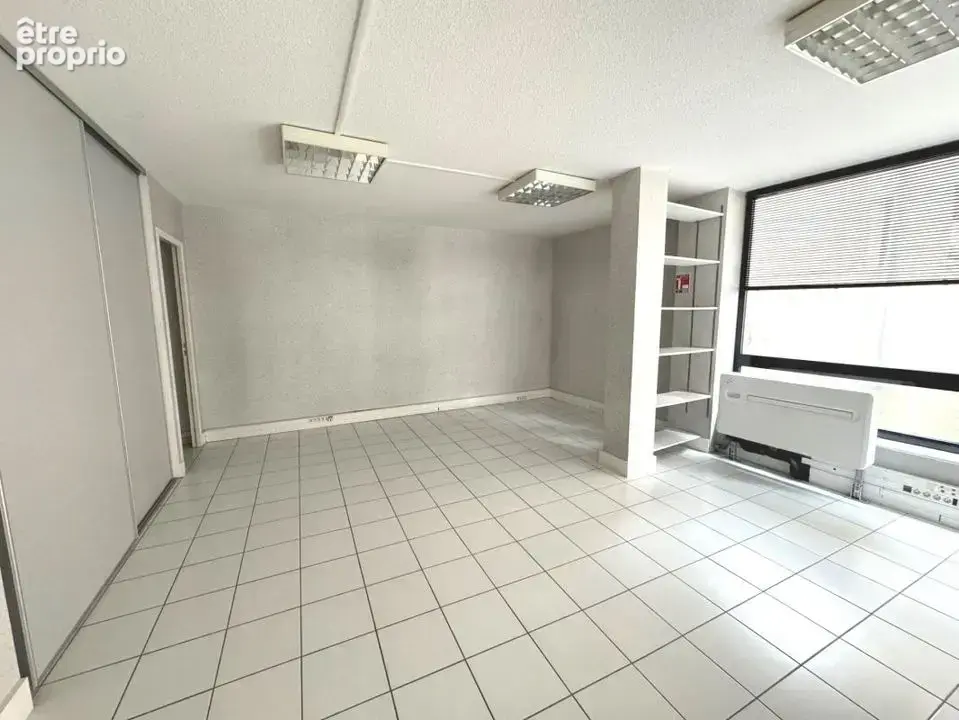 Commerce 97 m² à vendre à Romans-Sur-Isere (26100) - photo 4