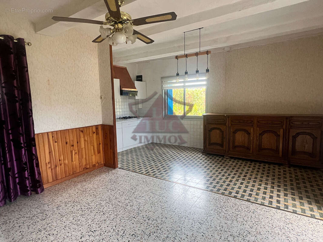 Maison à SAINT-BRES