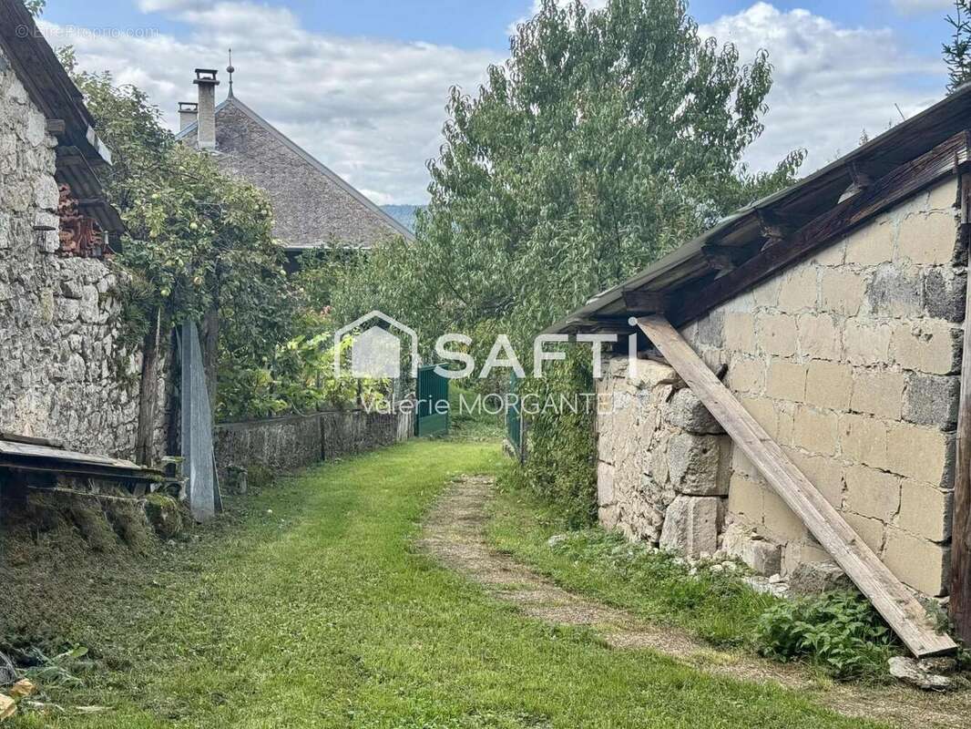 Maison 145 m² à Champagne-En-Valromey  - photo 3