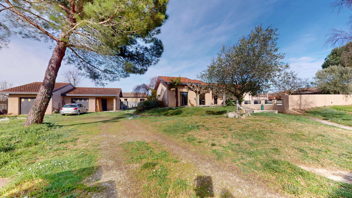 Maison à LA TOUR-DU-CRIEU