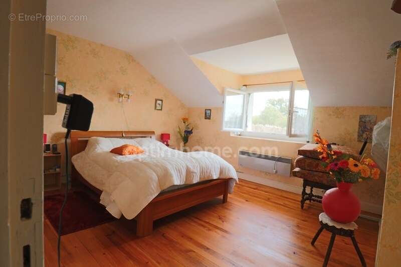 Maison à SAINT-LEGER-MAGNAZEIX