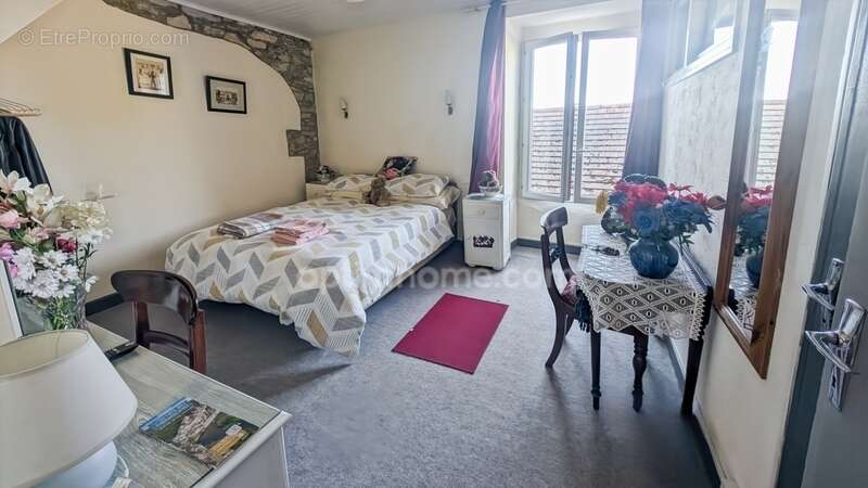 Maison à SAVIGNAC-LEDRIER