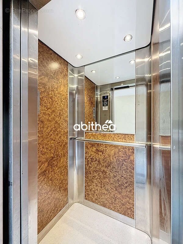 Appartement à MANDELIEU-LA-NAPOULE