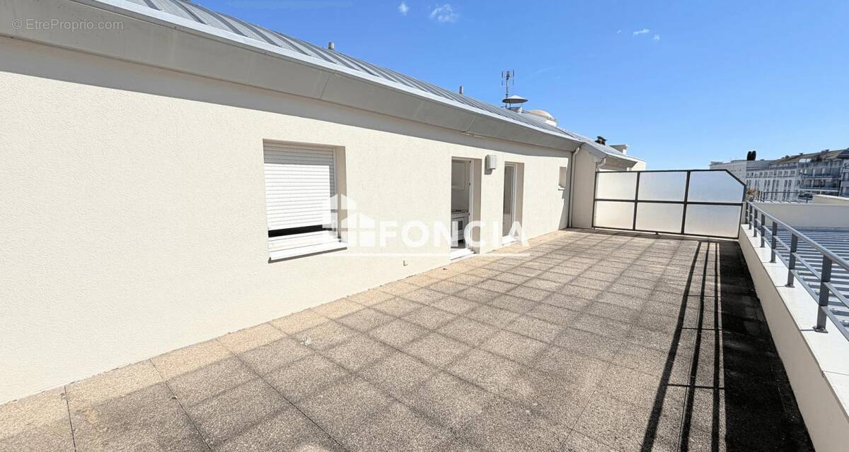 Appartement à LYON-8E