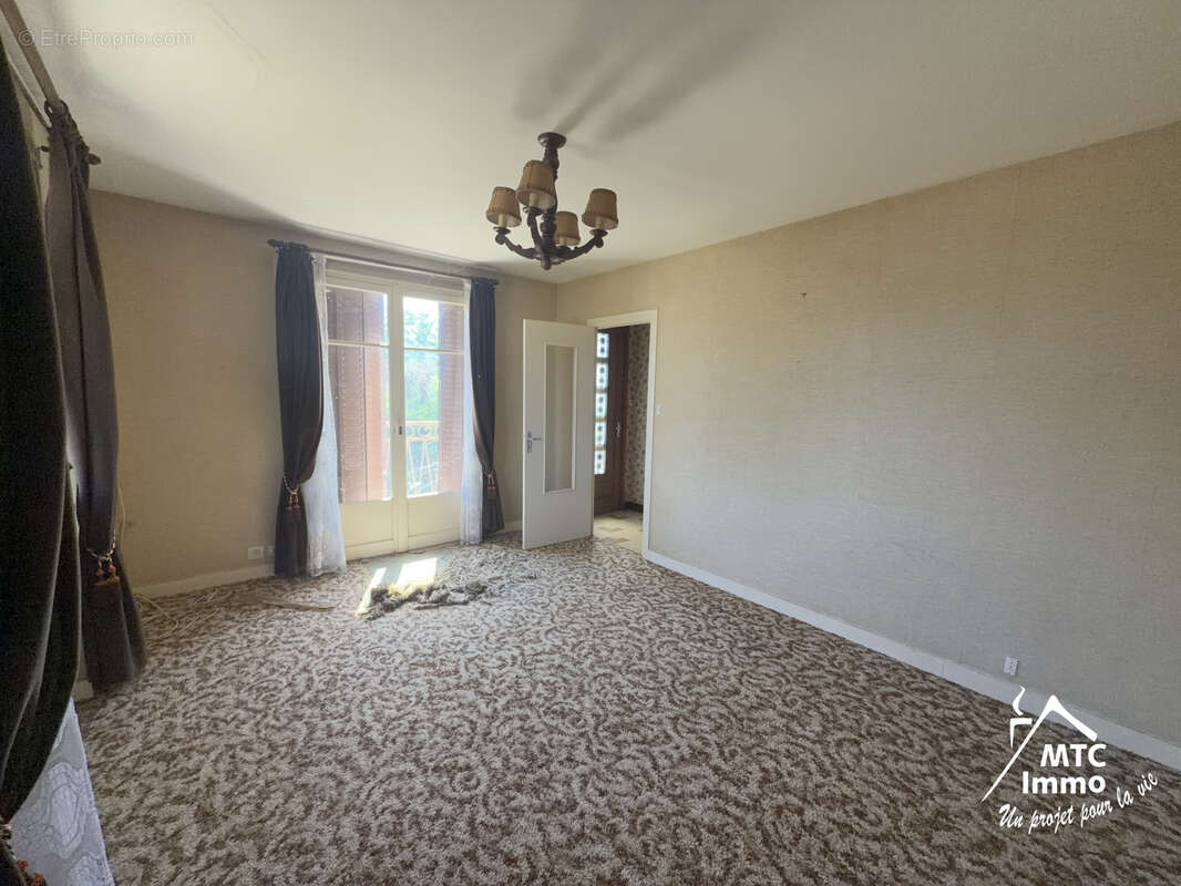 Maison a renover / terrain 518 m2 - photo 3
