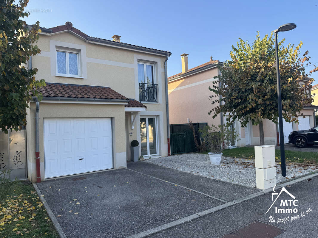 Maison à LOYETTES