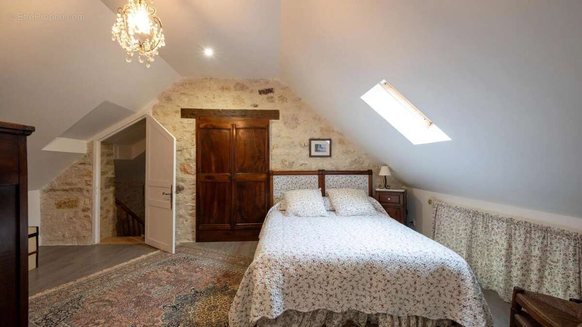 Secteur CARLUX, sur les hauteurs, Longère composée d'une maison, - photo 16