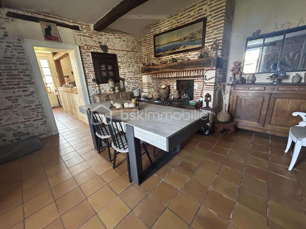 Belle longere en pierres - terrain - 4 chambres - garage - photo 2