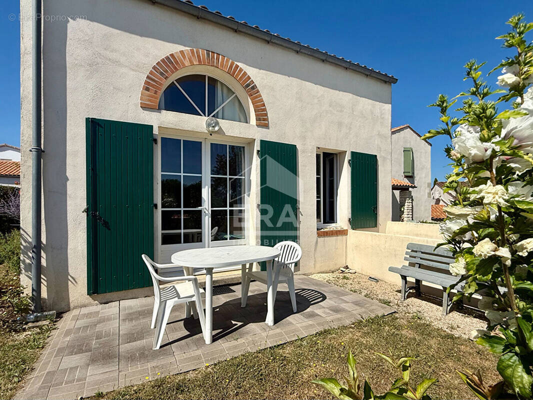 Maison à VAUX-SUR-MER