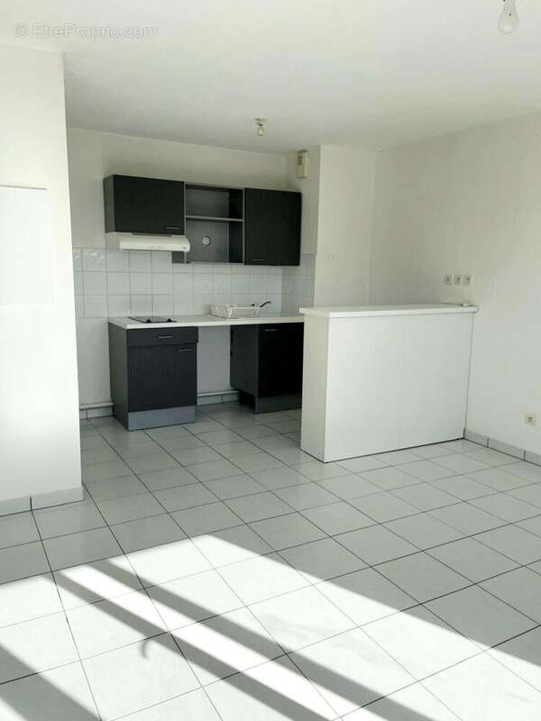 Photo 2 - Appartement à PAREMPUYRE