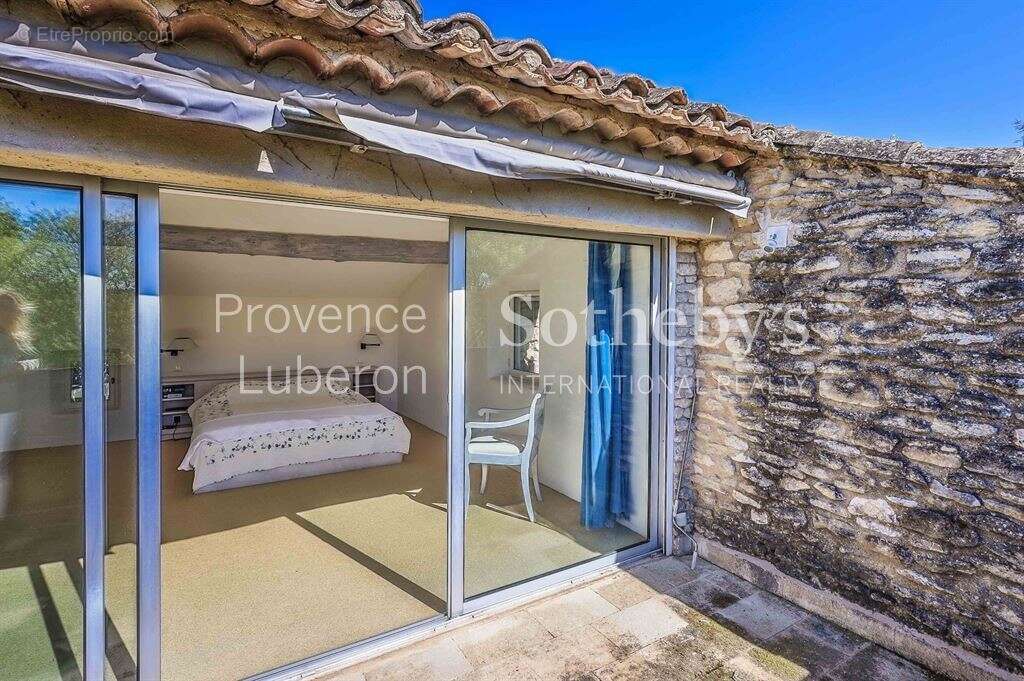 Maison à GORDES