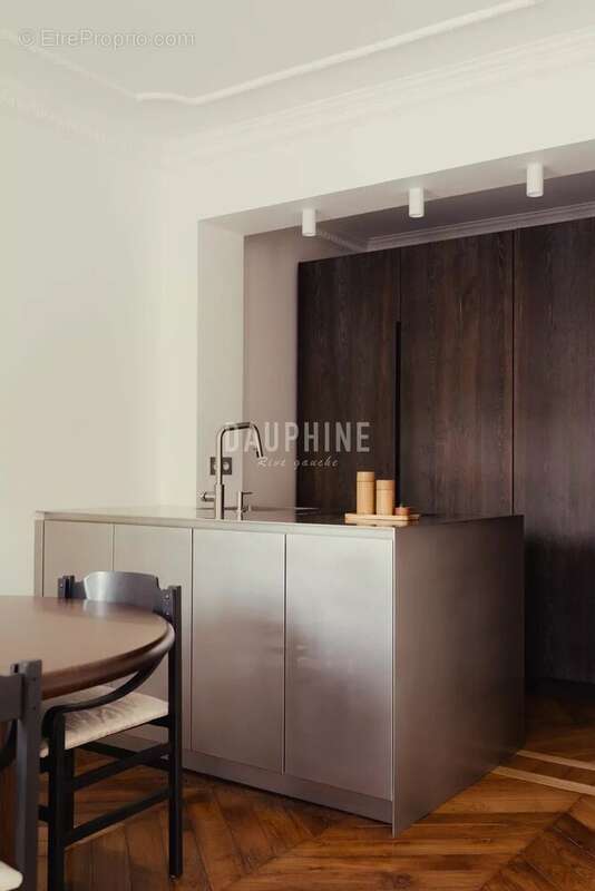 Appartement à PARIS-7E