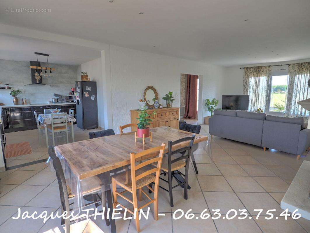 Maison à LONGUE-JUMELLES