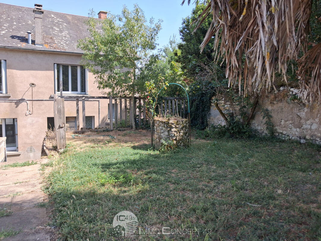 Maison à BOUILLE-LORETZ