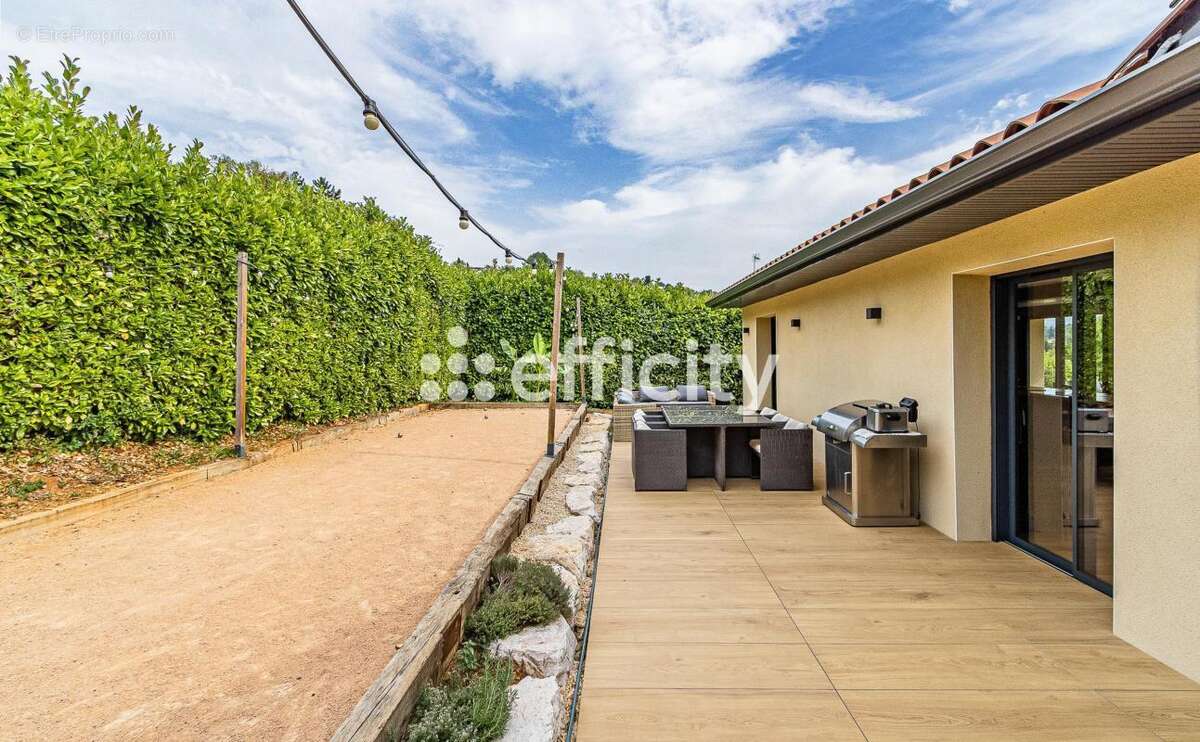 Maison 309 m² à Chatillon  - photo 12