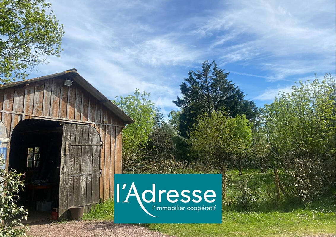 Terrain à SAINT-URBAIN