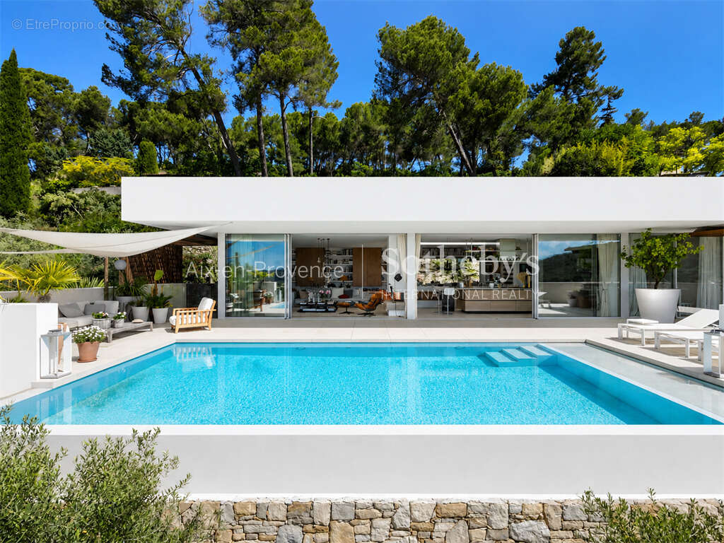 Aix-en-Provence - Villa  Architecturale et Panorama d'Exception - photo 3