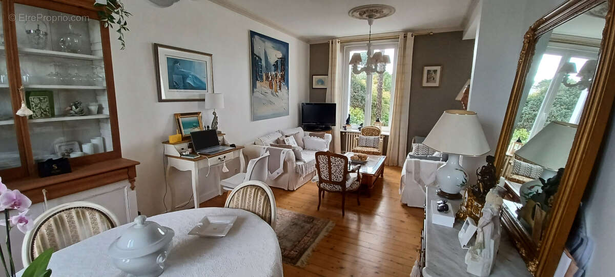 Maison à LE RELECQ-KERHUON