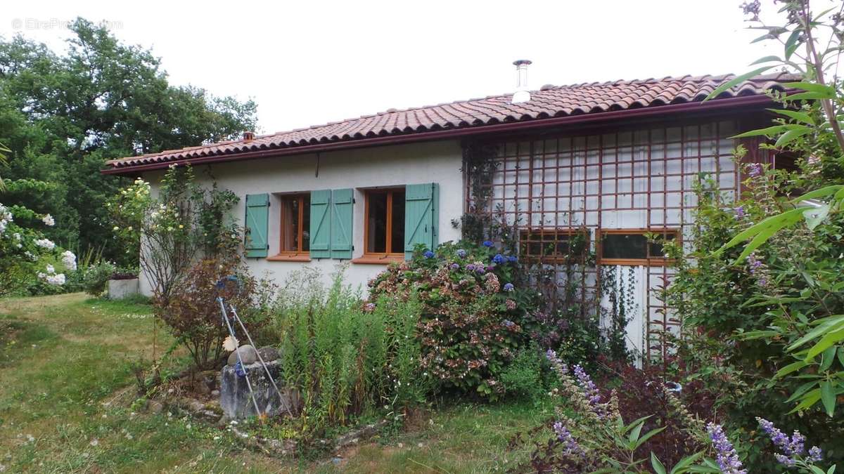 Maison à CASTELNAU-RIVIERE-BASSE