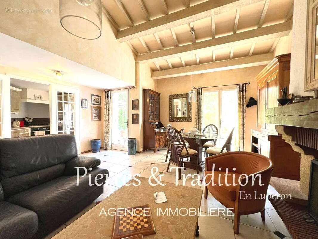 Maison à ROUSSILLON