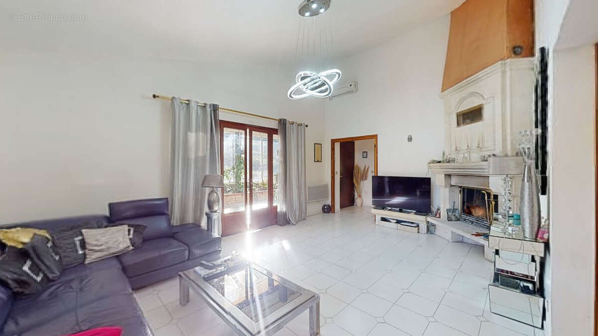 Maison à ENSUES-LA-REDONNE