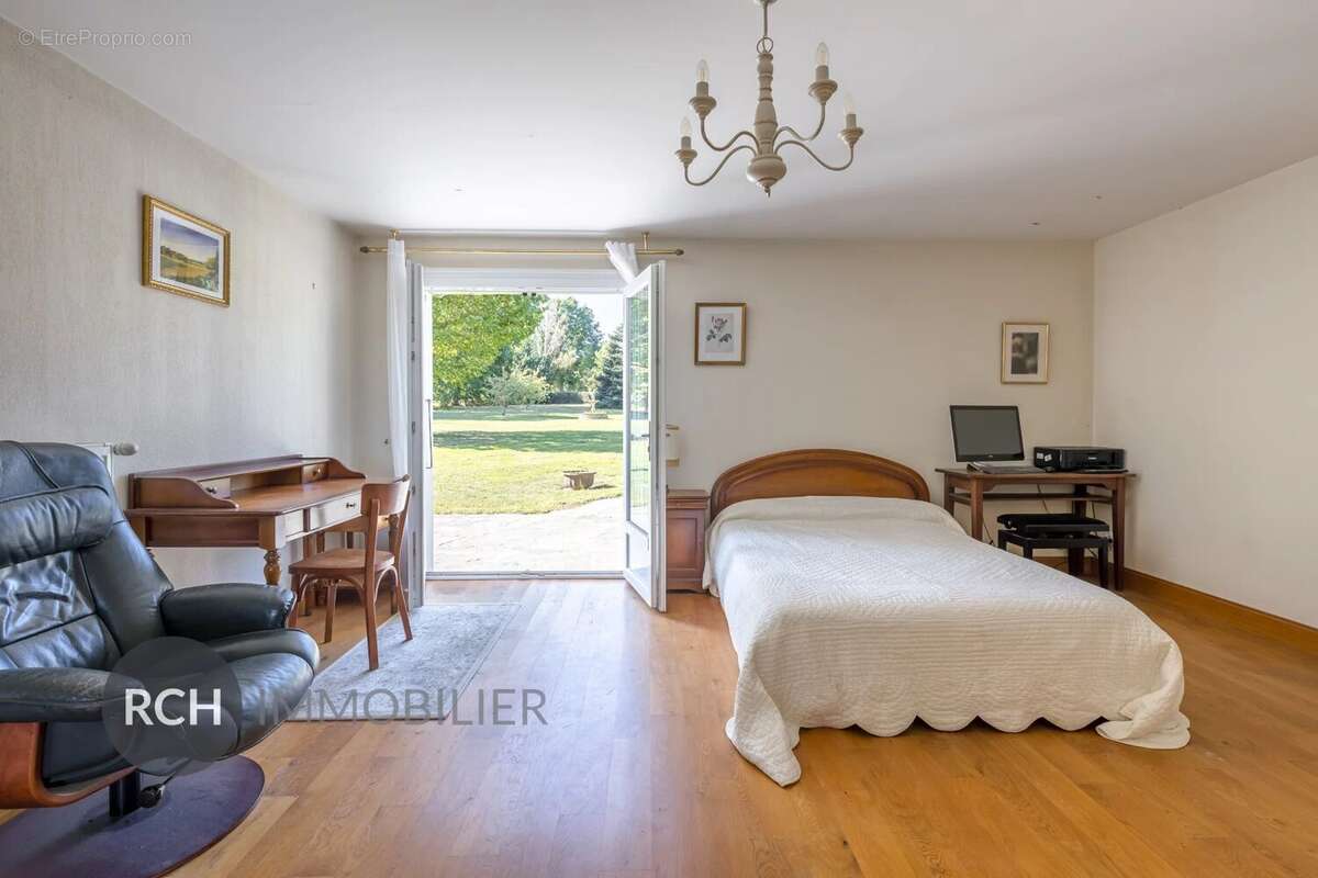 Maison à MONTFORT-L'AMAURY