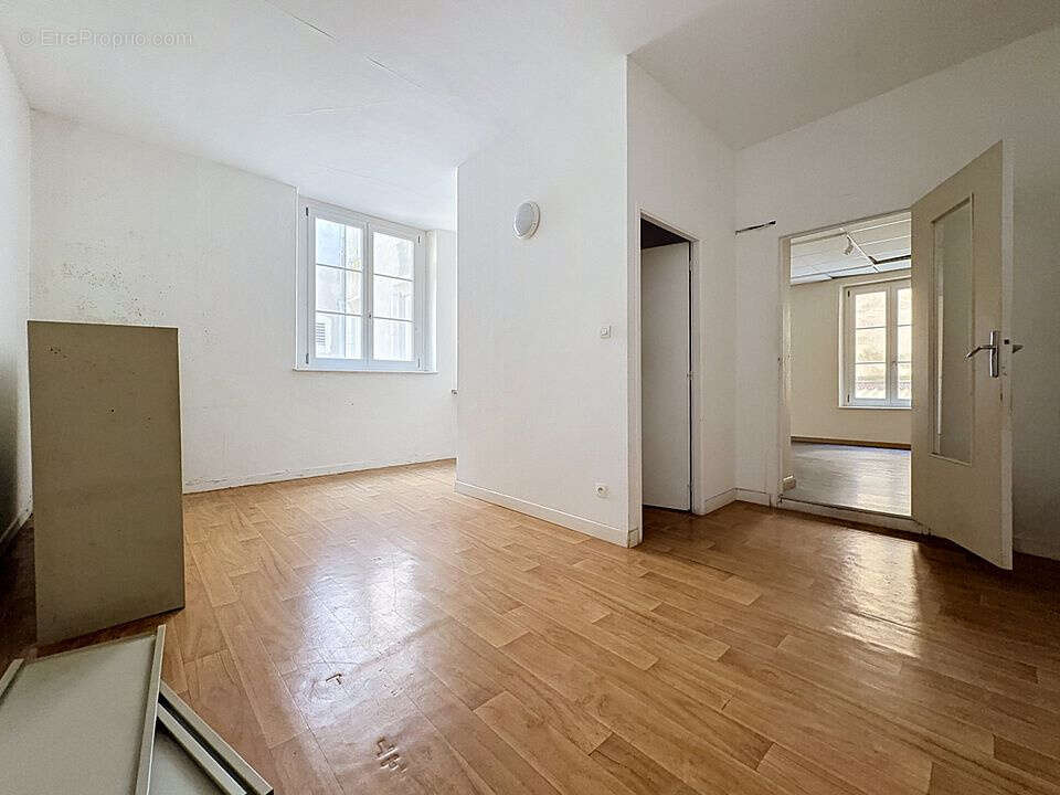 Nancy Centre   Plateau de 101,30 m2 à rénover avec terrasse intérieure de 21 m2 - photo 5