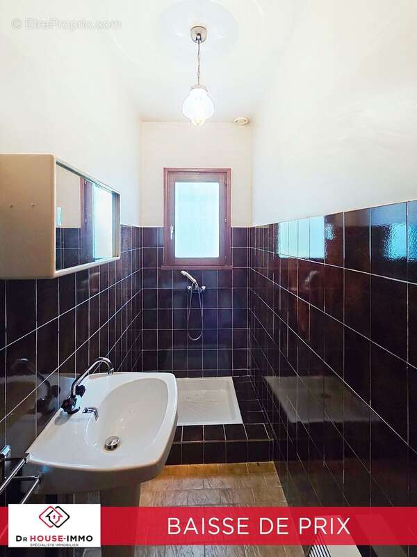 Maison 200 m² à Saint-Genis-Laval  - photo 17