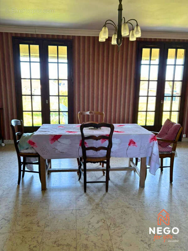 Maison à MORANNES
