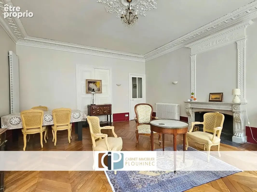 Appartement bourgeois 154 m2 avec courette en centre-ville. - photo 2