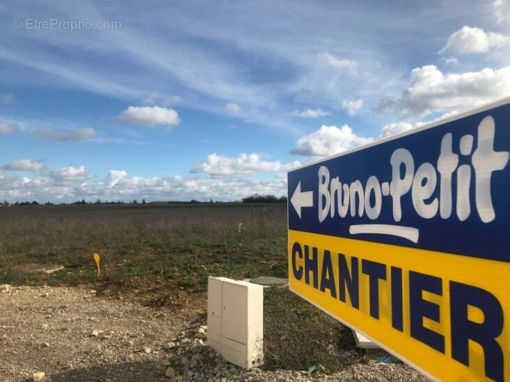 Terrain à CHATEAUROUX