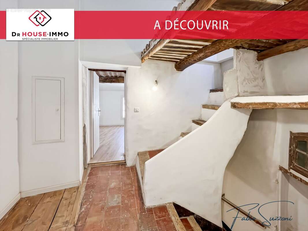 Appartement à COTIGNAC