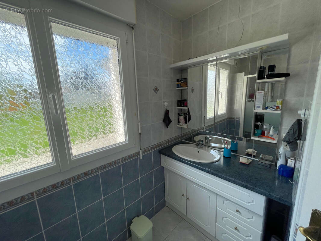 EXCLUSIVITÉ   Maison familiale de 116 m2 avec vie de plain-pied, sous-sol total et dépendances - photo 9